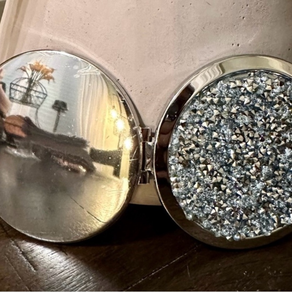Compact Mirror silver
NWOT - Picture 4 of 8
